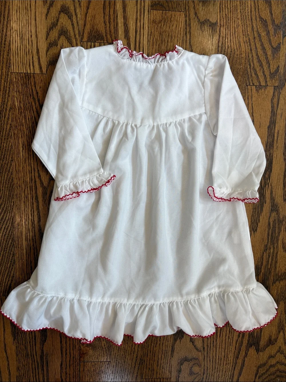 Sweet Dreams Embroidered Santa Long Sleeve Night Gown, size 12M. Like new!